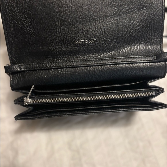 Matt + Nat Bee Vegan Crossbody bag - Picture 13 of 17